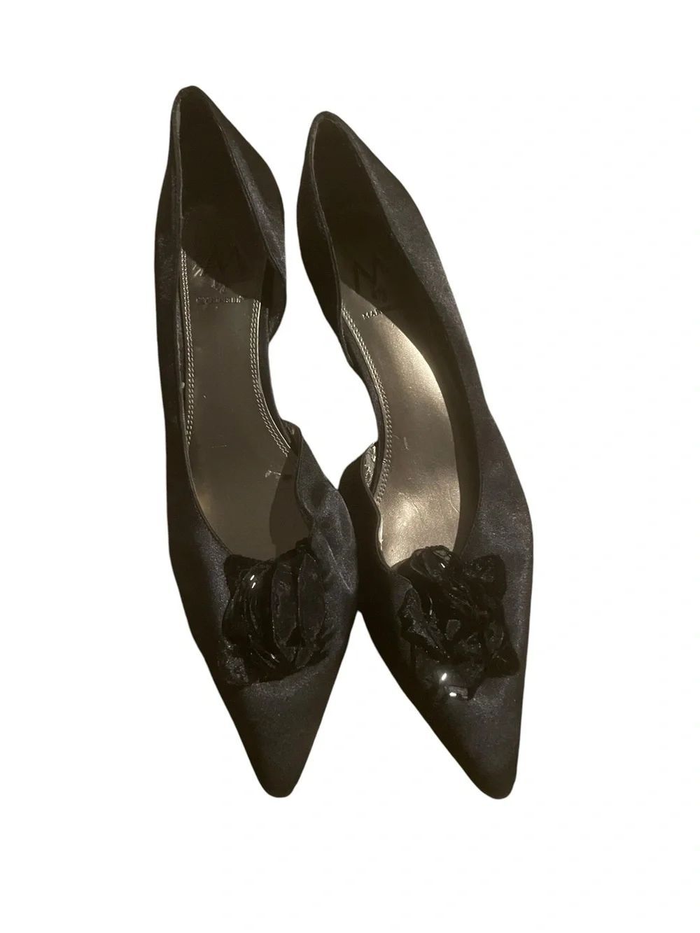M by Marinelli Women's Black Pointed Toe Floral Accent Pumps size 8M